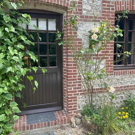 Charming Normandy House With Sauna, Apple Orchard, Short Walk To The Holiday home